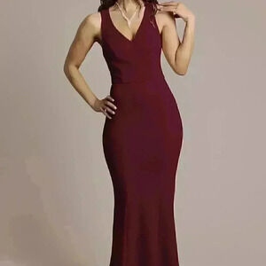 NWT Davids Bridal DB Studio V-Neck Cross-Back Mermaid Dress Size 6